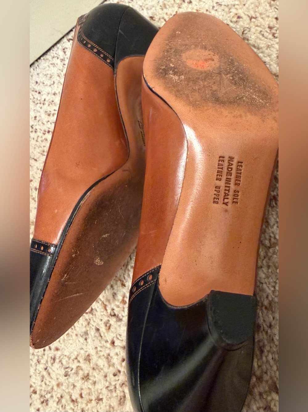 Vintage Salvatore Ferragamo Made in Italy Leather Pumps, Size 8C - Picture 9 of 10
